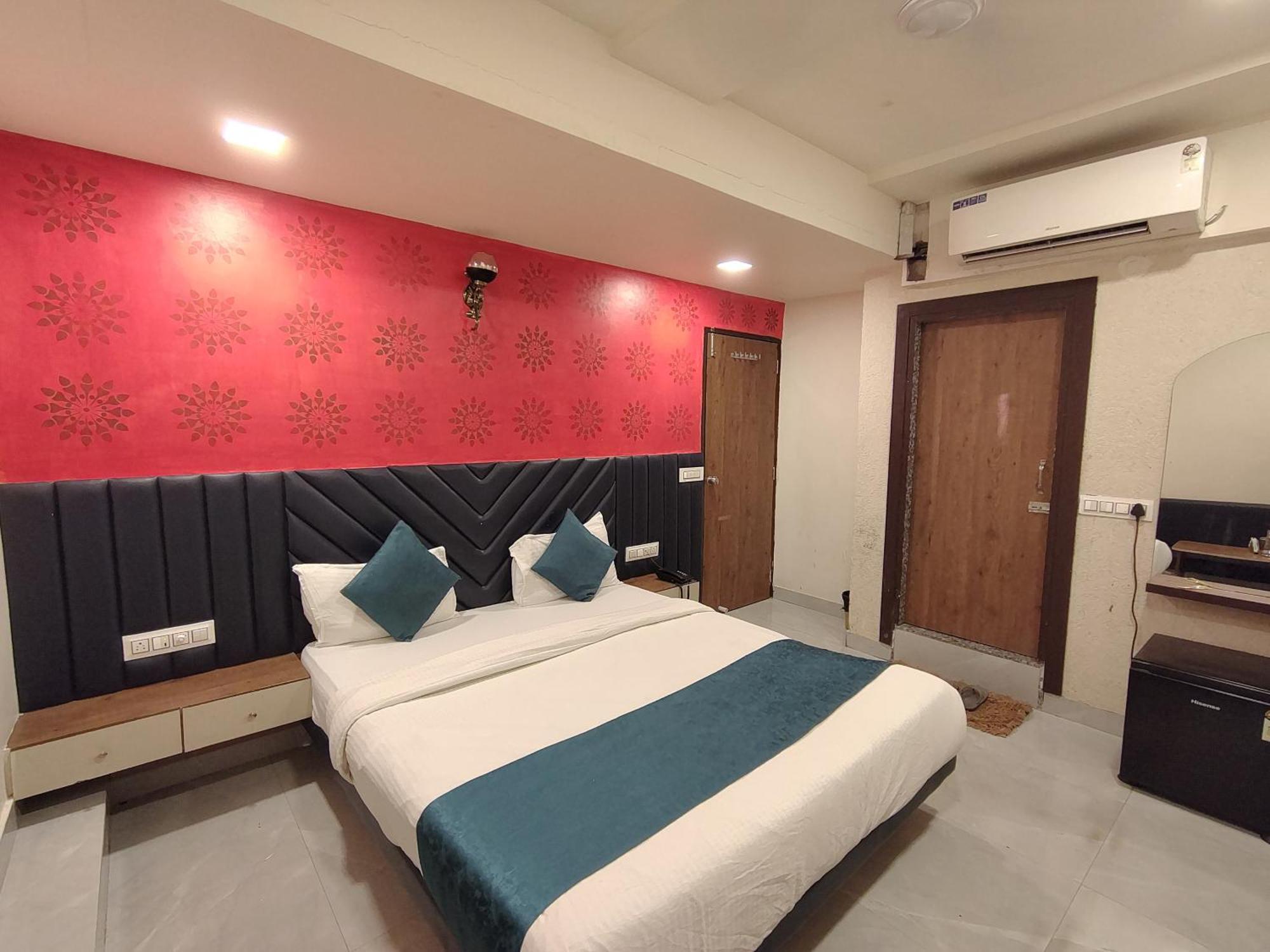 Hotel Avadh Palace, Subhash Bridge, Rto Circle, Ahmedabad Exterior photo