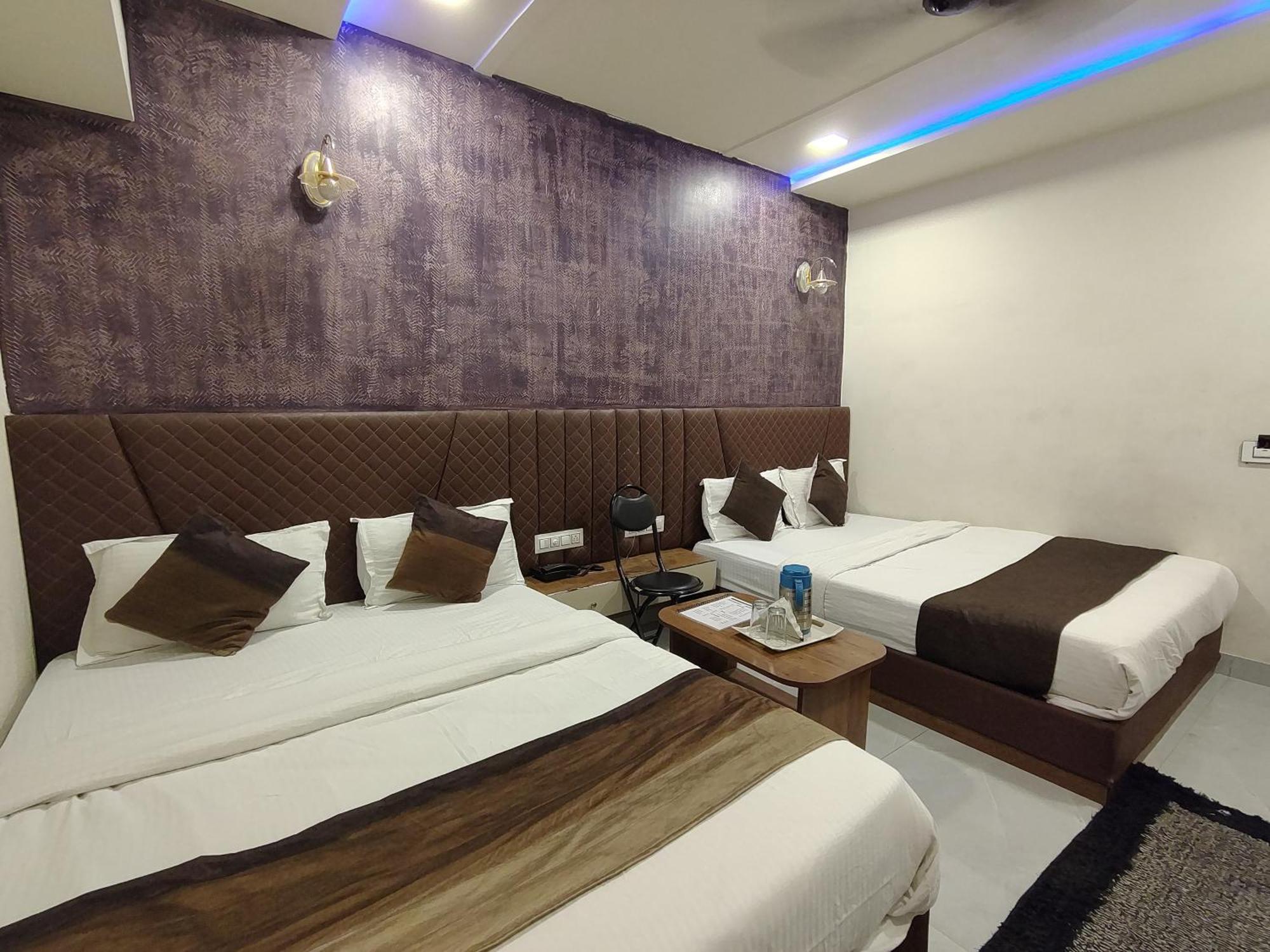 Hotel Avadh Palace, Subhash Bridge, Rto Circle, Ahmedabad Exterior photo