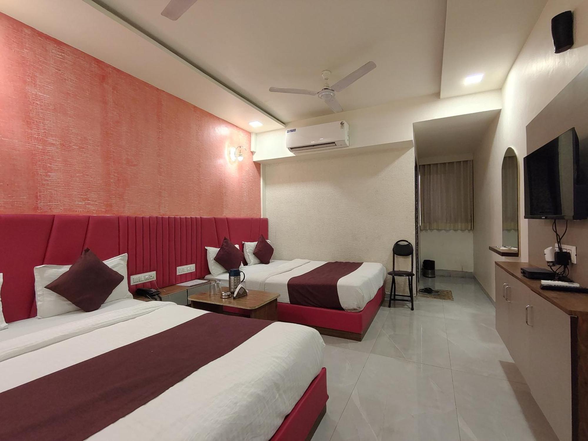 Hotel Avadh Palace, Subhash Bridge, Rto Circle, Ahmedabad Exterior photo